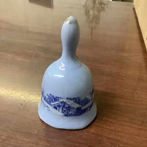 VINTAGE DELFT BLUE CERAMIC/PORCELAIN BELL WITH WINTER OUTSIDE HOME SCENE